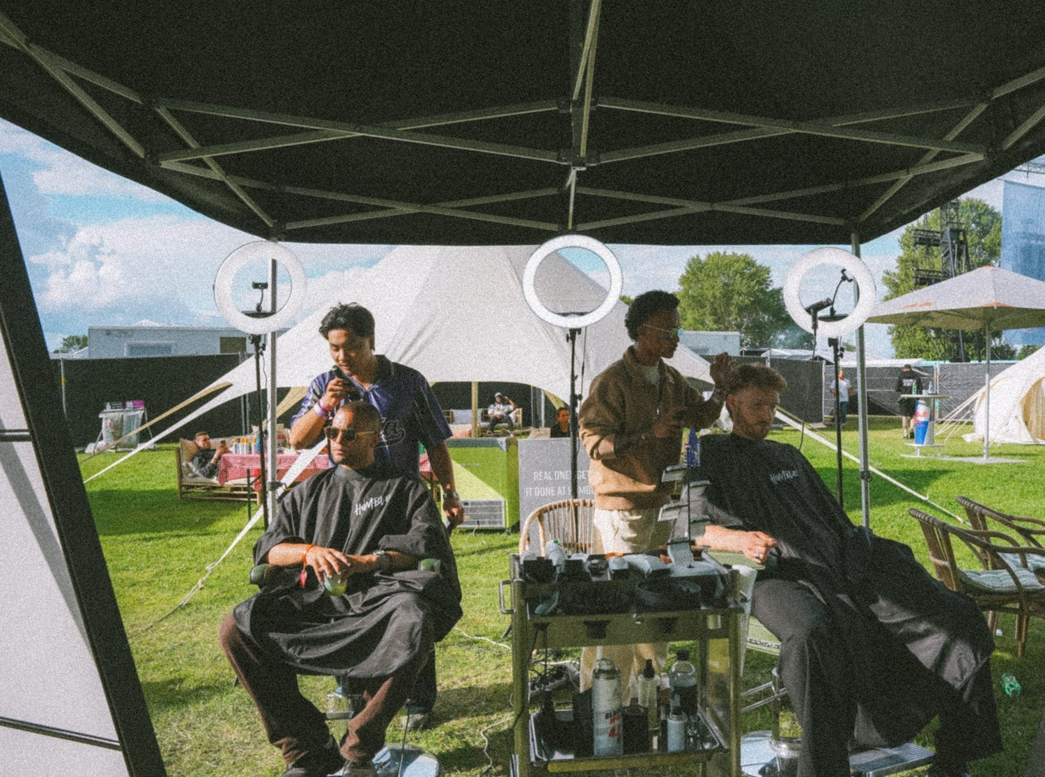 Humble Barbers hält die Künstler des Sommers scharf