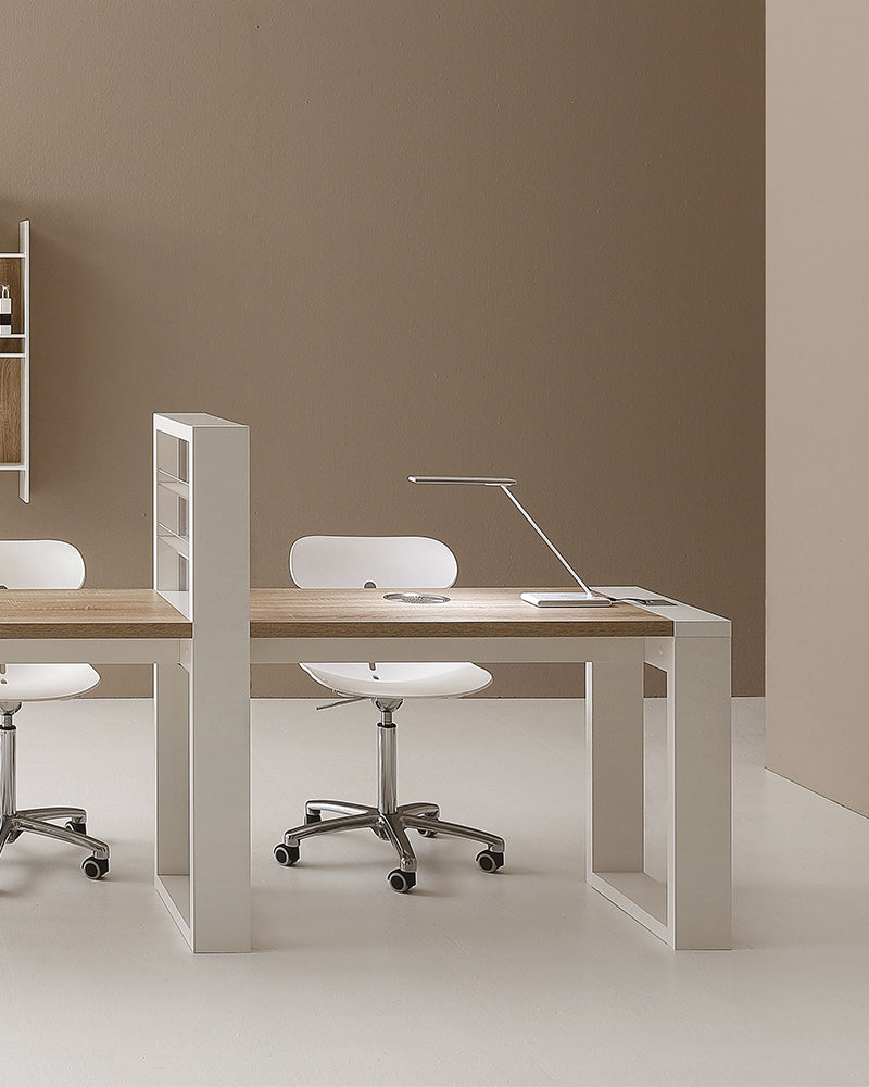 Living LED manicure table with suction