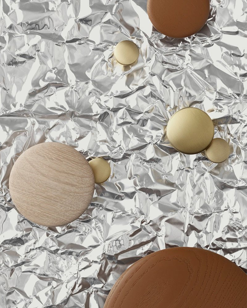 Dots - Hook in oak - ø13